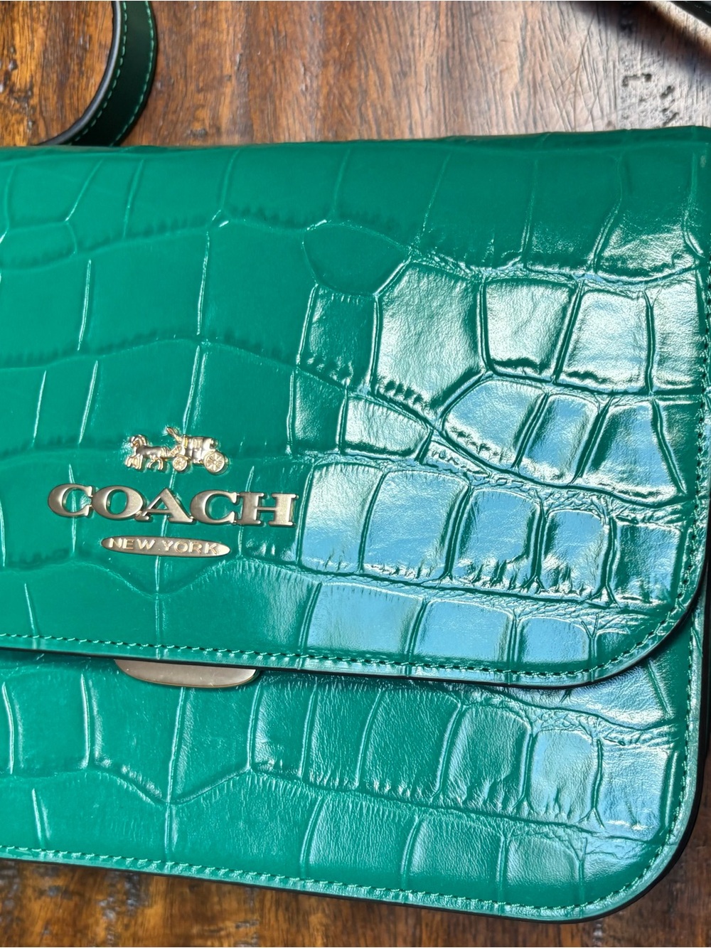 Coach Green Croc-Embossed Leather Shoulder Bag with Gold-Tone Hardware - Picture 8 of 12